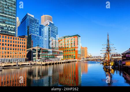 Boston, Massachusetts. Vue sur le front de mer du centre-ville de Boston et son quartier des affaires et financier. Banque D'Images