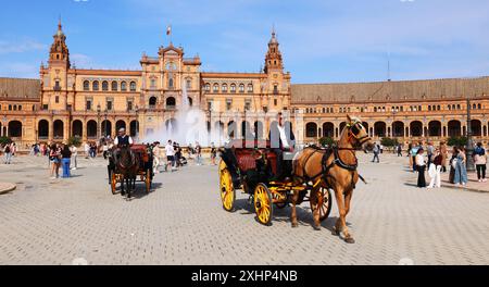 Architektur, Plaza de Espana, Sevilla, Pferd, Plaza de Espana, Sevilla, Plaza Espana, Sevilla, transport, Kutscher., Feria de Abril, Kutsche, Banque D'Images