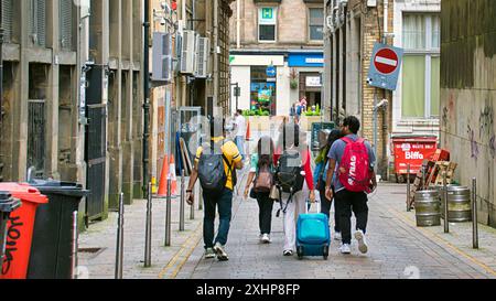 Glasgow, Écosse, Royaume-Uni. 15 juillet, 2024 : Météo britannique : St Swithin’s Day était ensoleillé sur la place george dans la ville comme le soleil brille. Crédit Gerard Ferry/Alamy Live News Banque D'Images