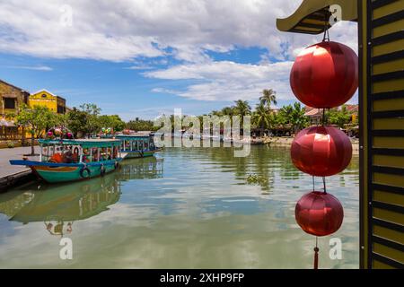 Bateaux sur la rivière Thu bon à Hoi an, Hoian, Centre du Vietnam, Asie en juin Banque D'Images