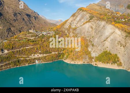 France, Isere, Oisans, Mizoen, Lac et barrage de Chambon (patrimoine du 20th siècle) (vue aérienne) Banque D'Images