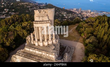 France, Alpes-Maritimes, la Turbie, Trophée d'Auguste ou Trophée des Alpes, monument romain construit en l'an 6 av. J.-C., la Principauté de Monaco dans le Banque D'Images