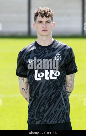 Lier, Belgique. 15 juillet 2024. Vic Chambaere de l'Union pose pour un portrait lors de la séance photo de la saison 2024-2025 de l'équipe belge de la Jupiler Pro League Royale Union Saint-Gilloise, lundi 15 juillet 2024 à lier. BELGA PHOTO KRISTOF VAN ACCOM crédit : Belga News Agency/Alamy Live News Banque D'Images