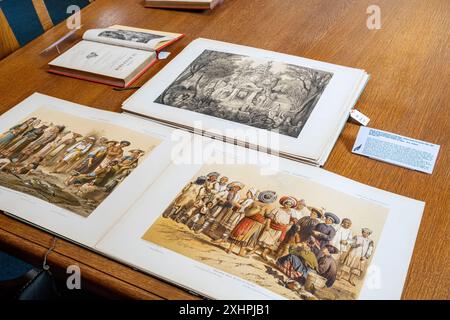 France, Paris, le Collège de France, la salle de réunion des professeurs, livres anciens liés à l'histoire du Collège Banque D'Images