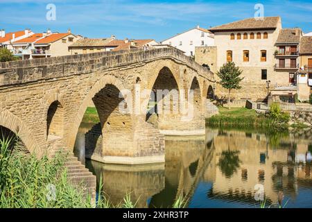 Espagne, Navarre, Puente la Reina-Gares, village sur le Camino Francés, route espagnole du pèlerinage à Saint-Jacques-de-Compostelle, inscrite comme un bon de l'UNESCO Banque D'Images