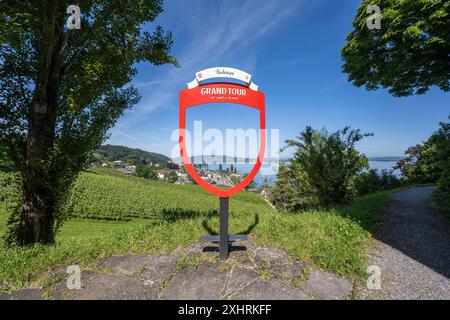 Logo du Grand Tour de Suisse une initiative de l'organisation Suisse Tourisme au point de vue dans le parc du château d'Arenenberg, Napoléon Banque D'Images