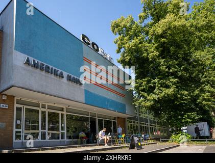 Berlin, Allemagne. 15 juillet 2024. Vue extérieure de l'Amerika-Haus, qui abrite la maison d'exposition C/O Berlin. Crédit : Monika Skolimowska/dpa/Alamy Live News Banque D'Images