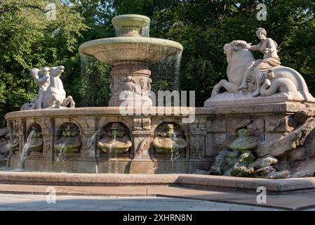 Fontaine de Wittelsbach, fontaine monumentale de Wittelsbach par Adolf von Hildebrand, allégorie de la puissance destructrice et créatrice de l'eau Banque D'Images