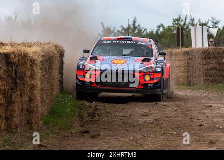 Voiture de rallye Hyundai i20 Coupe WRC 2020 sur la scène de rallye au Goodwood Festival of Speed 2024 Motorsport Event à West Sussex, Royaume-Uni. Banque D'Images