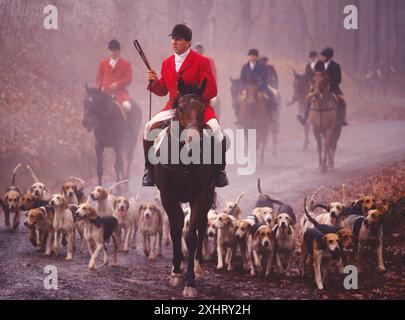 BRUMEUSE VUE BRUMEUSE DE LA CHASSE AU RENARD À CHEVAL, CHESHIRE FOXHOUNDS, FERME RUNNYMEADE, COMTÉ DE CHESTER, PENNSYLVANIE, ÉTATS-UNIS Banque D'Images