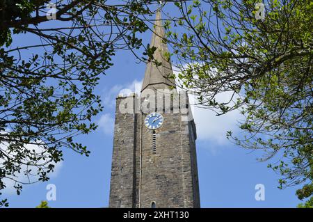 Tour et flèche de l'église Sainte-Marie à Tenby. Pembrokeshire, pays de Galles, Royaume-Uni. 5 juin 2024. Banque D'Images