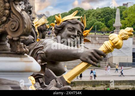 Détail, sculpture, Pont Alexandre III, Paris, France Banque D'Images