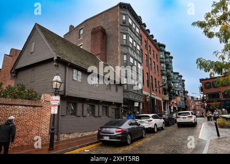 Boston, Massachusetts, États-Unis - 29 octobre 2023 : vue de la maison Paul Revere sur la place Nord, dans le quartier North End, dans la ville de Boston, Banque D'Images