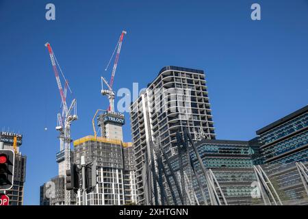 Tours résidentielles Meriton en cours de construction pour des appartements à Macquarie Park, North Sydney, Nouvelle-Galles du Sud, Australie. Meriton est une construction australienne Banque D'Images