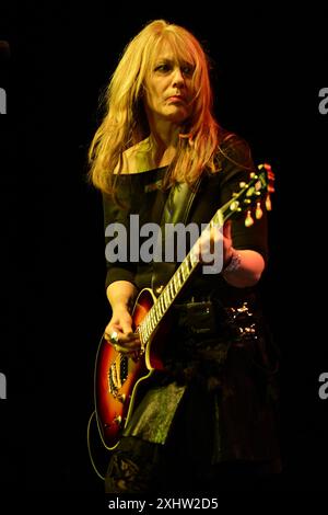 Hollywood, États-Unis d'Amérique. 06 novembre 2012. HOLLYWOOD FL - 4 NOVEMBRE : Nancy Wilson de Heart se produit au Hard Rock Live au Seminole Hard Rock Hotel & Casino le 4 novembre 2012 à Hollywood, Florida People : Nancy Wilson Credit : Storms Media Group/Alamy Live News Banque D'Images