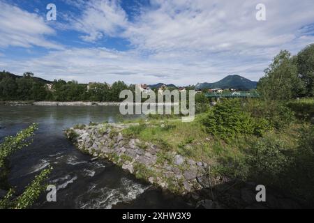 Der Glanbach, die Glan, entspringt am Fuße des Untersberg und fließt durch die Stadt Salzburg WO sie beim Glanspitz in die Salzach mündet. Mehrere Abschnitte des Baches wurden über die Jahre renaturiert. IM Bild : Der Glanspitz. Salzbourg am 29.05.2024. // le Glanbach, le Glan, s'élève au pied de l'Untersberg et traverse la ville de Salzbourg où il se jette dans la Salzach à Glanspitz. Plusieurs sections du ruisseau ont été renaturées au fil des ans. Sur la photo : le Glanspitz. Salzbourg le 29 mai 2024. - 20240529 PD21028 crédit : APA-PictureDesk/Alamy Live News Banque D'Images