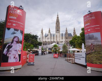 Vienne, Autriche - 21 juillet 2023. Festival du film de Vienne, la plus grande culture d'Europe, festival culinaire. la scène principale du festival à la mairie Banque D'Images