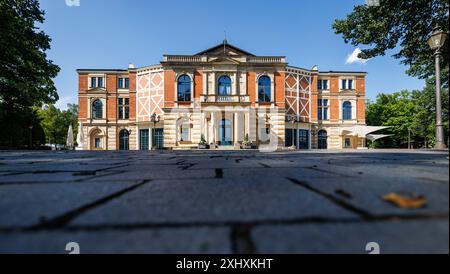 15 juillet 2024, Bavière, Bayreuth : le Bayreuth Festspielhaus. Photo : Daniel Karmann/dpa Banque D'Images