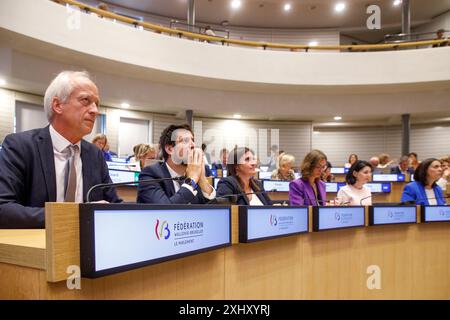 Fédération Wallonie - Bruxelles Ministre de la santé, de l'Egalité des chances et des droits de la femme Yves Coppieters, Fédération Wallonie - Bruxelles Ministre de la recherche Adrien Dolimont, Fédération Wallonie - Bruxelles Ministre de l'Administration publique, de la simplification administrative et informatique, Sport (double compétence), médias et Wallonie-Bruxelles Education Jacqueline Galant, Fédération Wallonie - Bruxelles Ministre-président et ministre de l'enfance, de la Jeunesse et des services à la Jeunesse dans la FWB Valerie Lescrenier et Fédération Wallonie - Bruxelles Ministre Président et ministre budget, Ed Banque D'Images