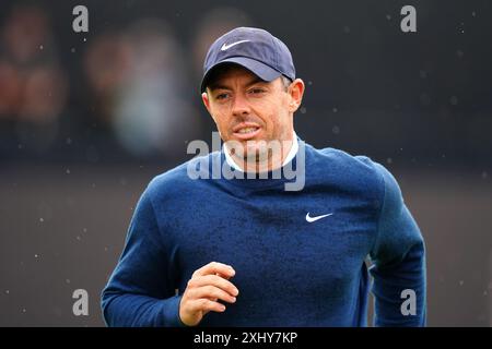 L'Irlandais du Nord Rory McIlroy le 18e devant l'Open à Royal Troon, South Ayrshire, Écosse. Date de la photo : mardi 16 juillet 2024. Banque D'Images