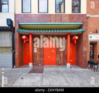 NYC Chinatown : Temple East Dhyana de l'Association bouddhiste de l'est, au 83 Division Street, élégamment, distinctement oriental. Banque D'Images