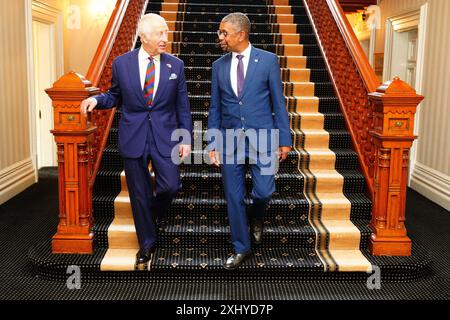Photo du dossier datée du 11/7/2024 du roi Charles III lors d'une audience avec le premier ministre du pays de Galles Vaughan Gething à Mansion House Cardiff. Gething a déclaré qu'il "entamerait le processus de démission de son poste de chef du Parti travailliste gallois et, par conséquent, de premier ministre". Date d'émission : mardi 16 juillet 2024. Banque D'Images