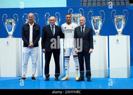 Madrid, Spa in. 16 juillet 2024. Présentation de Kylian Mbappe au stade Santiago Bernabeu le 16 juillet 2024 à Madrid, Espagne. (Photo de Cesar Cebolla/PRESSINPHOTO) crédit : AGENCE SPORTIVE PRESSINPHOTO/Alamy Live News Banque D'Images