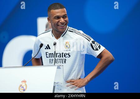 Madrid, Spa in. 16 juillet 2024. Présentation de Kylian Mbappe au stade Santiago Bernabeu le 16 juillet 2024 à Madrid, Espagne. (Photo de Cesar Cebolla/PRESSINPHOTO) crédit : AGENCE SPORTIVE PRESSINPHOTO/Alamy Live News Banque D'Images