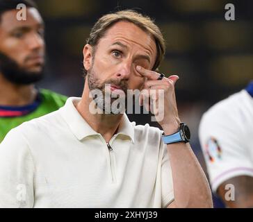 Berlin, Allemagne. 16 juillet 2024. ***** PHOTO *** 14 juil. 2024 - Angleterre v Espagne - Championnats de l'UEFA Euro 2024 - finale - stade Olympique - Berlin. Gareth Southgate a démissionné de son poste de directeur de l'Angleterre. Ici, Gareth Southgate semble abattu après que l'Angleterre ait perdu 2-1 contre l'Espagne dans la finale de L'EURO 2024. Crédit photo : Mark pain/Alamy Live News Banque D'Images