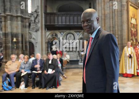 Ronald Lamola, ministre des relations internationales et de la coopération, représentant le gouvernement sud-africain, arrive pour un service d'action de grâce en cette 30e année de la démocratie sud-africaine, à l'abbaye de Westminster à Londres. Date de la photo : mardi 16 juillet 2024. Banque D'Images