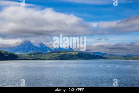 Le Kyle de langue à marée haute avec Ben Loyal en arrière-plan, Sutherland, Écosse Banque D'Images