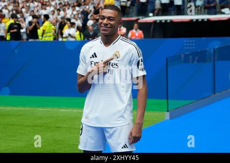 Madrid, Spa in. 16 juillet 2024. Présentation de Kylian Mbappe au stade Santiago Bernabeu le 16 juillet 2024 à Madrid, Espagne. (Photo de Cesar Cebolla/Sipa USA) crédit : Sipa USA/Alamy Live News Banque D'Images