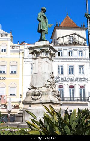 Monument à Joaquim António de Aguiar, un homme politique portugais, sur la place du péage i Coimbra, Portugal Banque D'Images