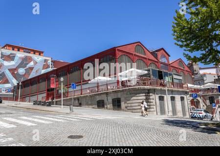 Porto, Portugal - 7 juillet 2022 : marché Ferreira Borges Banque D'Images