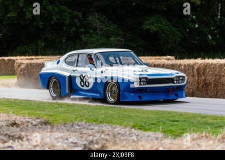 1974 Ford Capri RS3100 Cologne monter la piste de montée de colline au Goodwood Festival of Speed 2024 Motorsport Event dans le West Sussex, Royaume-Uni Banque D'Images