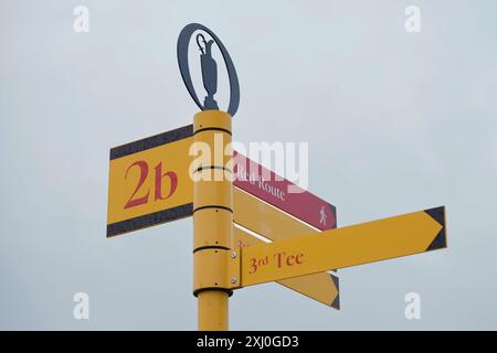 Troon, Écosse, Royaume-Uni. 16 juillet 2024 ; Royal Troon Golf Club, Troon, South Ayrshire, Écosse ; le jour 2 de la pratique de l'Open Championship ; Une vue d'une affiche ouverte crédit : action plus Sports images/Alamy Live News Banque D'Images