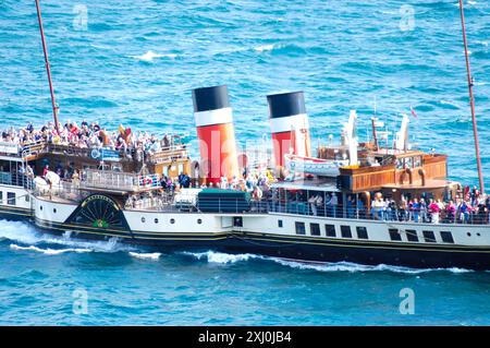 Waverley voyageant le long de la Manche juste à côté de Swanage Cliffs Dorset Angleterre royaume-uni Banque D'Images