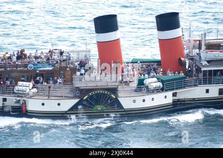 Waverley voyageant le long de la Manche juste à côté de Swanage Cliffs Dorset Angleterre royaume-uni Banque D'Images