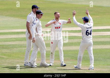 Jamie porter d'Essex célèbre avoir pris le guichet d'Alex Lees lors de Essex CCC vs Durham CCC, Vitality County Championship Division 1 Cricket au Banque D'Images