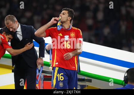 Rodri (ESP), 14 JUILLET 2024 - Football / Soccer : Rodri célèbre après avoir remporté le match final 'UEFA European Championship Allemagne 2024' entre Espagne 2-1 Angleterre à l'Olympiastadion de Berlin, Allemagne. (Photo de Mutsu Kawamori/AFLO) Banque D'Images