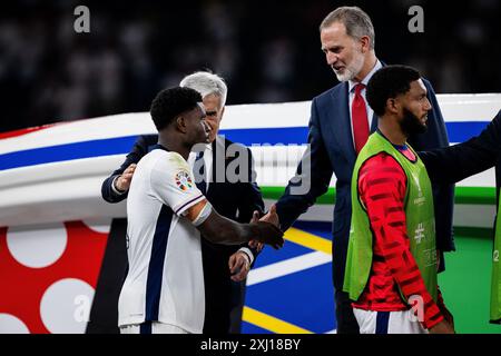 BERLIN, ALLEMAGNE - 14 JUILLET : Marc Guehi, Felipe VI, roi d'Espagne, Pedro Rocha, président de la Fédération royale espagnole de football lors de l'EURO DE L'UEFA Banque D'Images