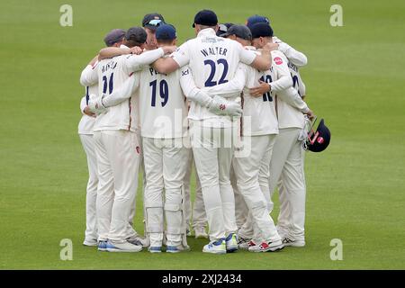 Les joueurs de l'Essex se rencontrent lors du Surrey CCC vs Essex CCC, Vitality County Championship Division 1 Cricket au Kia Oval le 30 juin 2024 Banque D'Images