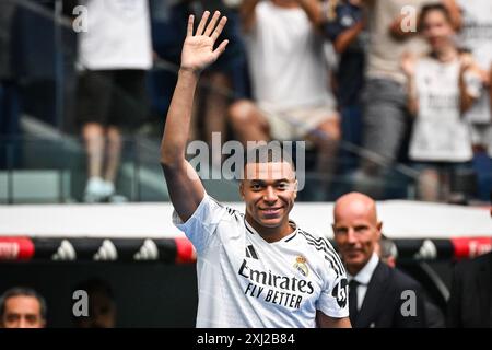 Madrid, France, Espagne. 16 juillet 2024. Kylian MBAPPE lors de sa présentation en tant que nouveau joueur du Real Madrid CF au stade Santiago Bernabeu le 16 juillet 2024 à Madrid, Espagne. (Crédit image : © Matthieu Mirville/ZUMA Press Wire) USAGE ÉDITORIAL SEULEMENT! Non destiné à UN USAGE commercial ! Banque D'Images