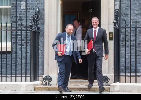 Londres, Angleterre, Royaume-Uni. 16 juillet 2024. Le secrétaire d'État aux Sciences, à l'innovation et à la technologie PETER KYLE (à gauche) et le secrétaire de la Tate pour l'Écosse IAN MURRAY quittent le 10 Downing Street après la réunion du cabinet. (Crédit image : © Tayfun Salci/ZUMA Press Wire) USAGE ÉDITORIAL SEULEMENT! Non destiné à UN USAGE commercial ! Banque D'Images
