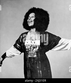 Roberta Flack. Portrait de la chanteuse américaine Roberta Cleopatra Flack (née en 1937) en 1972 Banque D'Images