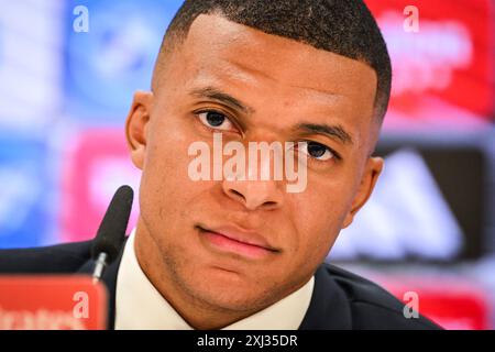 Madrid, France, Espagne. 16 juillet 2024. Kylian MBAPPE lors de la conférence de presse lors de sa présentation en tant que nouveau joueur du Real Madrid CF au stade Santiago Bernabeu le 16 juillet 2024 à Madrid, Espagne. (Crédit image : © Matthieu Mirville/ZUMA Press Wire) USAGE ÉDITORIAL SEULEMENT! Non destiné à UN USAGE commercial ! Banque D'Images