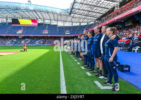 La Corogne, Espagne. 16 juillet 2024. Le personnel belge avant un match de football entre les équipes nationales féminines d'Espagne et de Belgique, a appelé les flammes rouges lors de la sixième journée du Groupe A2 dans la phase de championnat des qualifications européennes féminines de l'UEFA 2023-24, le mardi 16 juillet 2024 à la Corogne, Espagne . Crédit : Sportpix/Alamy Live News Banque D'Images