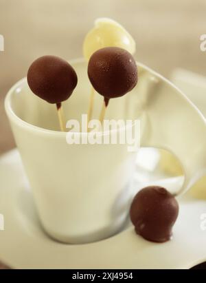 Lollypops au chocolat glacé Banque D'Images