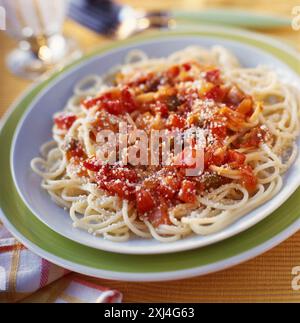 Spaghettis à la sauce tomate Banque D'Images