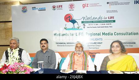 Patna, Inde. 16 juillet 2024. PATNA, INDE - 16 JUILLET : le ministre du Bihar Prem Kumar prononçant sa conférence lors de la consultation régionale des médias sur les zones humides pour la vie à l'Hôtel Panache le 16 juillet 2024 à Patna, en Inde. (Photo de Santosh Kumar/Hindustan Times/Sipa USA) crédit : Sipa USA/Alamy Live News Banque D'Images